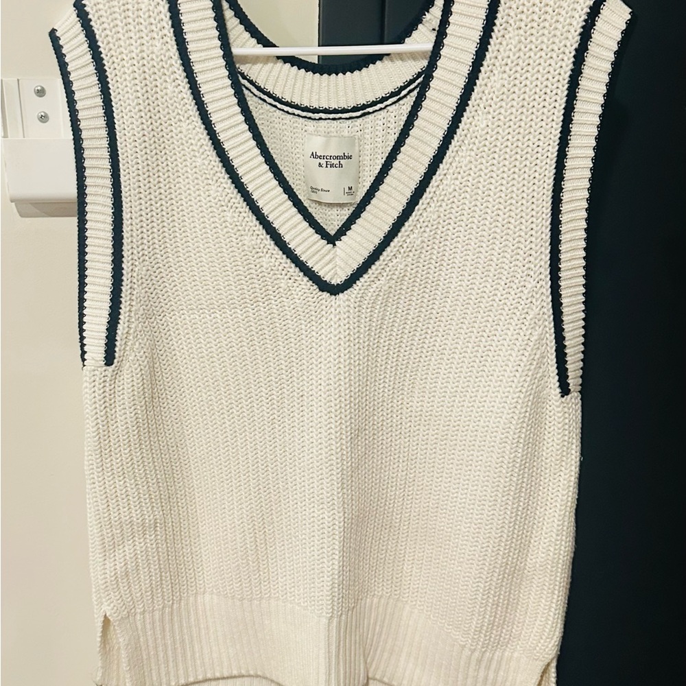 Abercrombie & Fitch White Knit Sleeveless Sweater